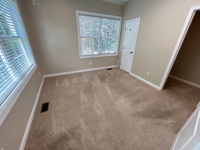 Building Photo - 912 Bells Creek Ct