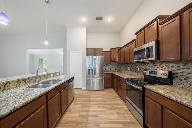Building Photo - 12117 Streambed Dr