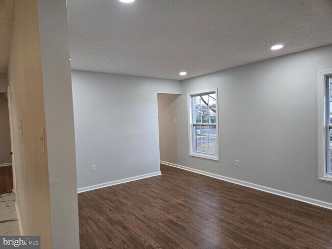 Building Photo - 732 Narrowleaf Dr