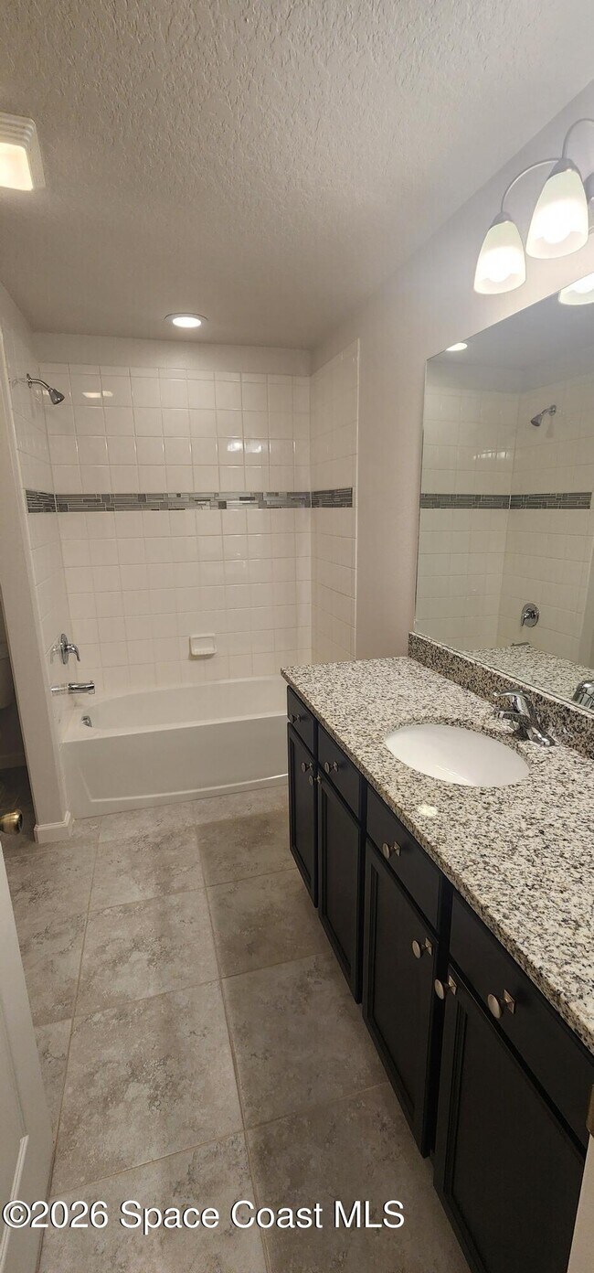 Building Photo - 92 Clemente Dr