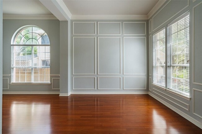 Building Photo - 10020 Lachlan Dr