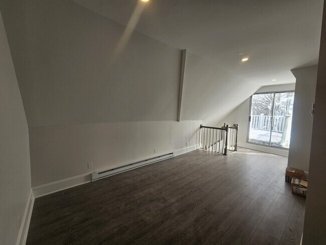 Building Photo - Fairfield Ave