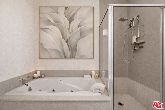 Building Photo - 12011 Goshen Ave