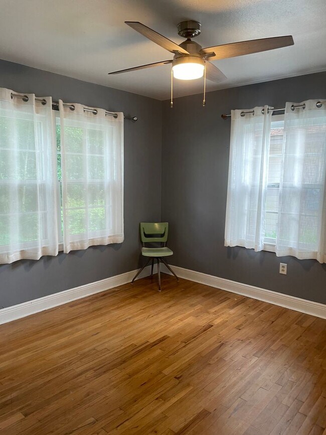 Building Photo - 2/1 Beach Bungalow in Biloxi