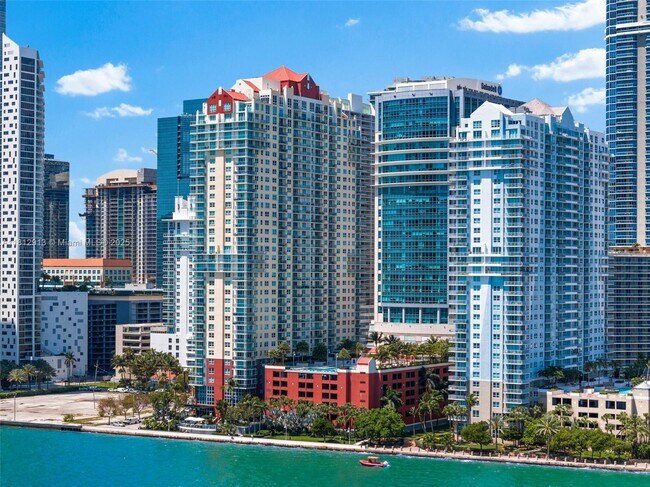 Building Photo - 1155 Brickell Bay Dr