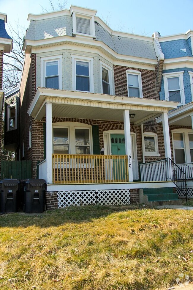 Building Photo - Lovely Townhouse in Baynard Boulevard Hist...