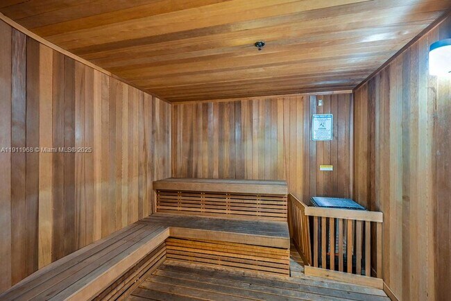 Building Photo - 501 NE 31st St