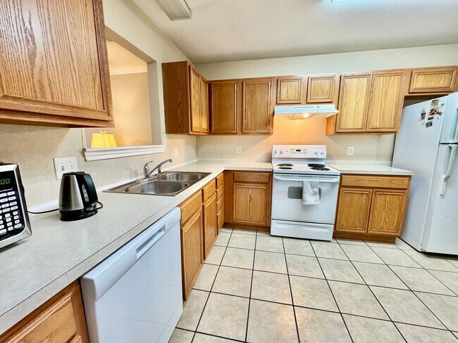 Building Photo - 602 N Bangor Ave