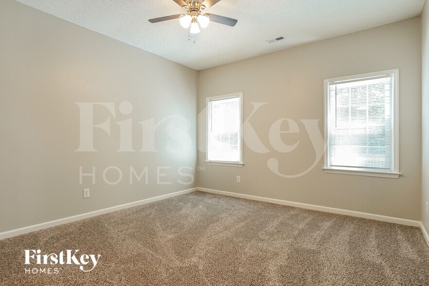 Building Photo - 6012 River Lake Cir