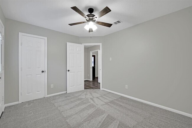 Building Photo - 38 Tivoli Garden Ct