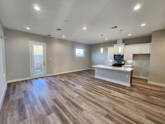 Building Photo - 3206 Bostic St