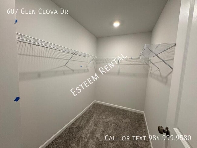 Building Photo - 607 Glen Clova Dr