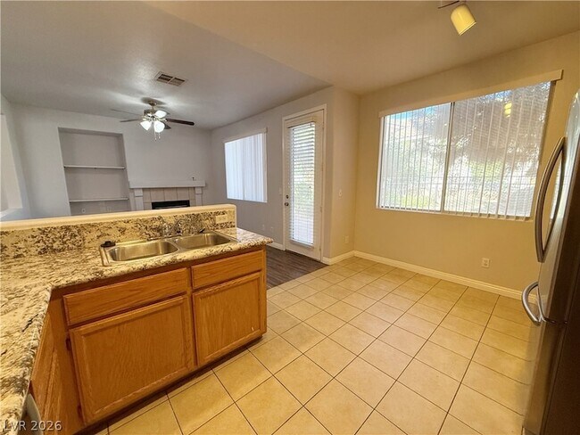 Building Photo - 2185 Polynesia Cir