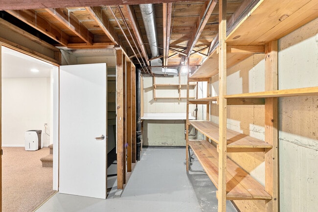 Building Photo - 630 Hibbard Rd