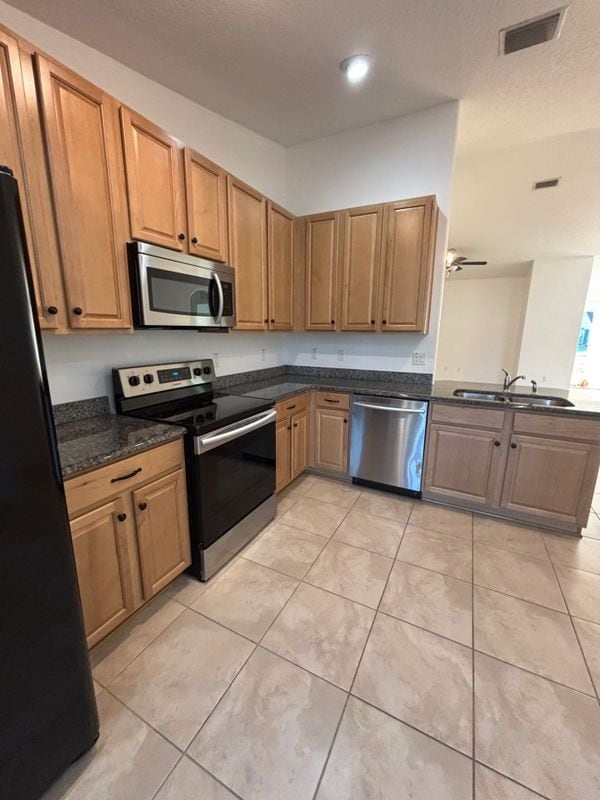 Building Photo - 21 Wood Arbor Ln