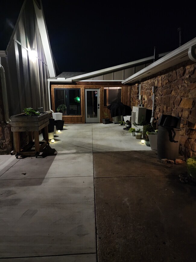 Building Photo - 16271 E 82nd St N