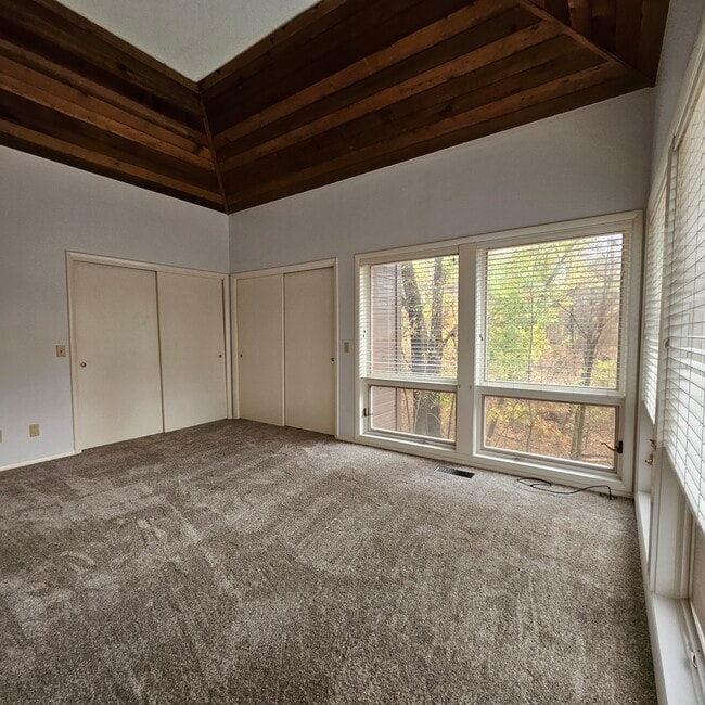 Building Photo - 81 Kincardine Dr
