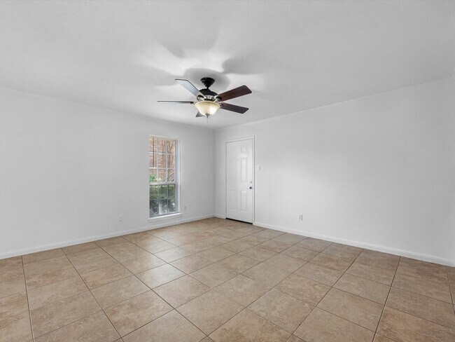 Building Photo - 6402 Del Monte Dr