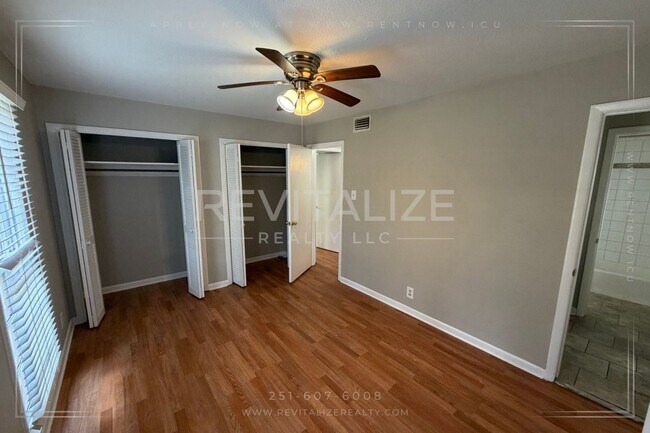Building Photo - 1504 Dauphin St