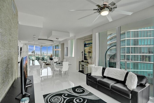 Building Photo - 900 Biscayne Blvd