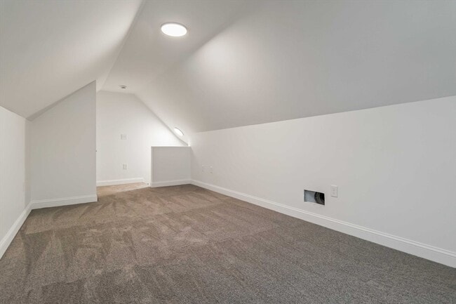 Building Photo - 2 Elmwood St