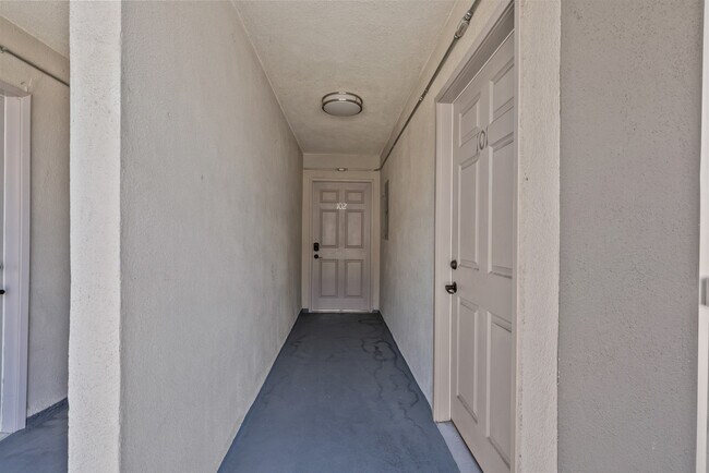 Building Photo - 15286 Sutton St