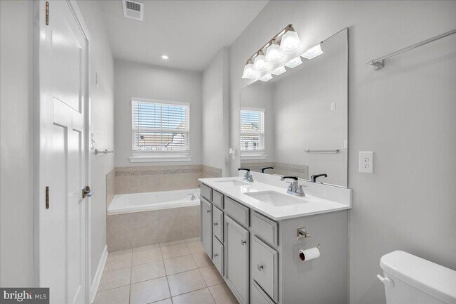 Building Photo - 12 Kohlmyer Dr