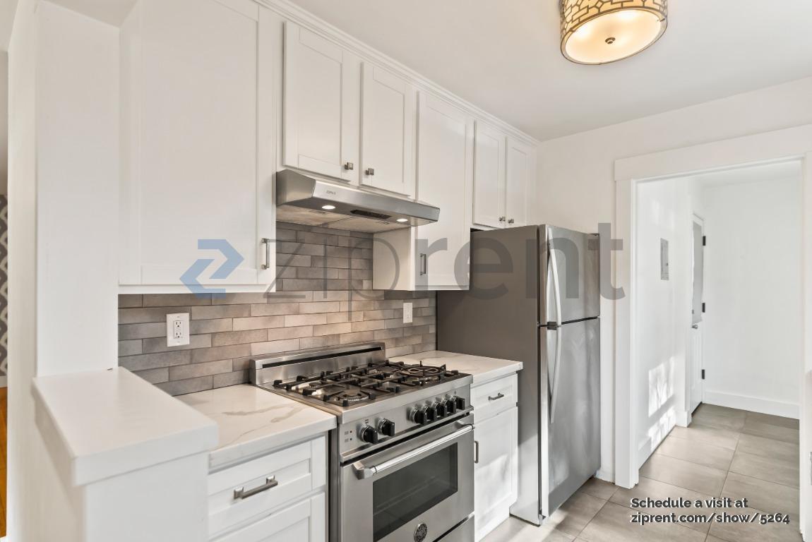 Building Photo - 321 63rd St