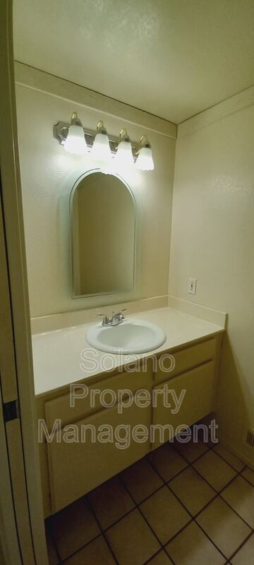 Building Photo - 3210 Mustang Cir