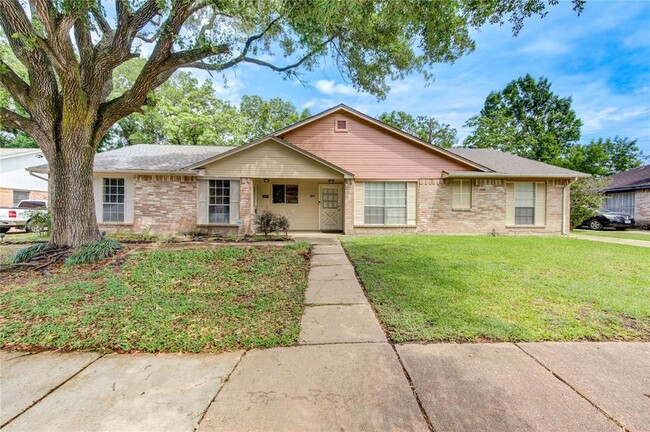 Primary Photo - 3843 Westmeadow Dr