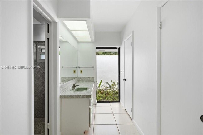 Building Photo - 12365 SW 60th Ct