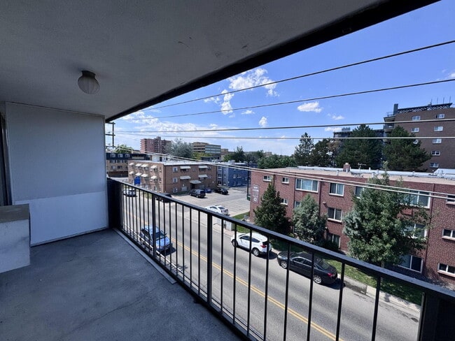 Building Photo - 799 Dahlia St