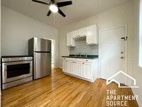 Building Photo - 2223 N Hoyne Ave