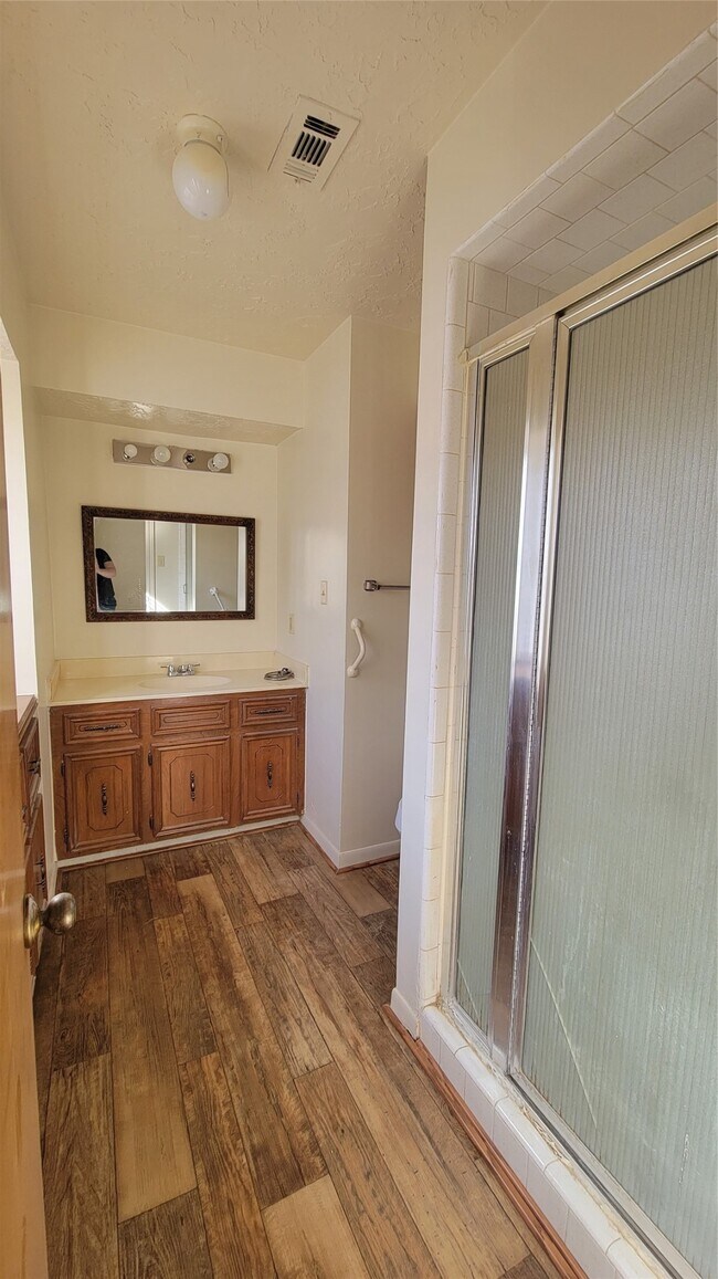 Building Photo - 1701 Rebecca Ln