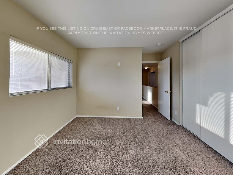 Building Photo - 1533 S Halsted Dr