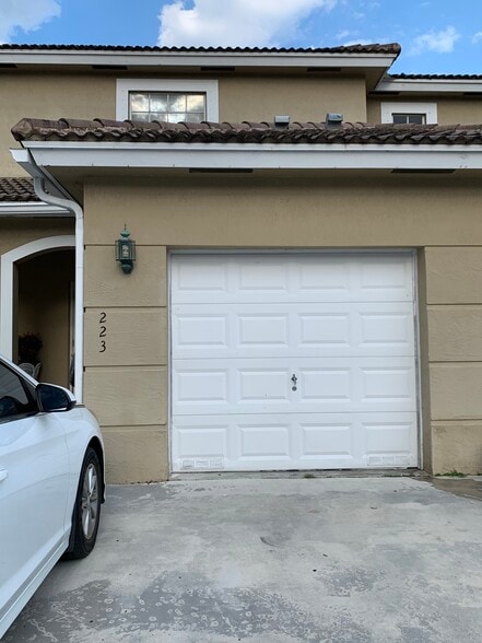 Building Photo - 223 SW 120th Ave