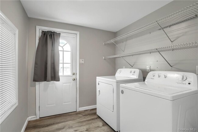 Building Photo - 28 Spring St