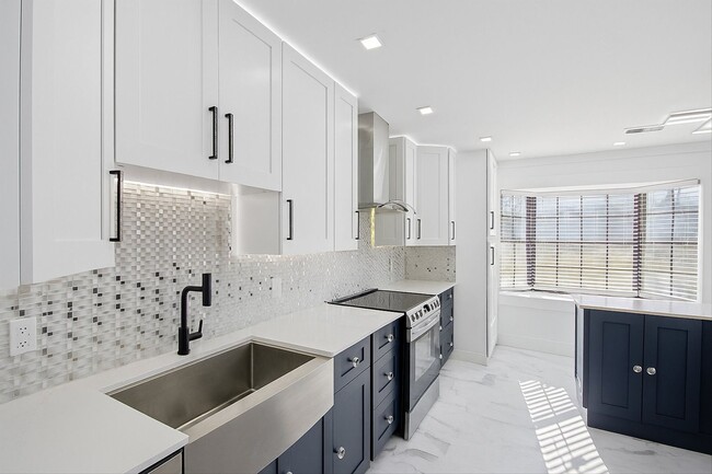 Building Photo - $200 RENT CREDIT | MOVE-IN READY!