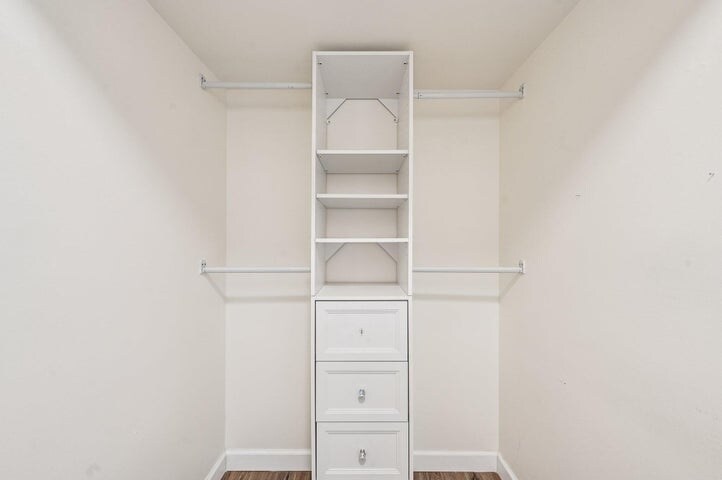 Building Photo - 4075 Village Dr