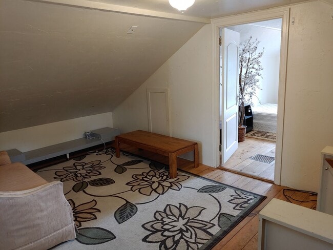 Building Photo - Downtown Loft Apartment on E Sherman Ave l...