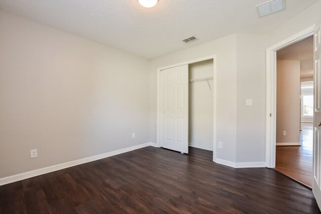 Building Photo - 4716 Barbados Loop