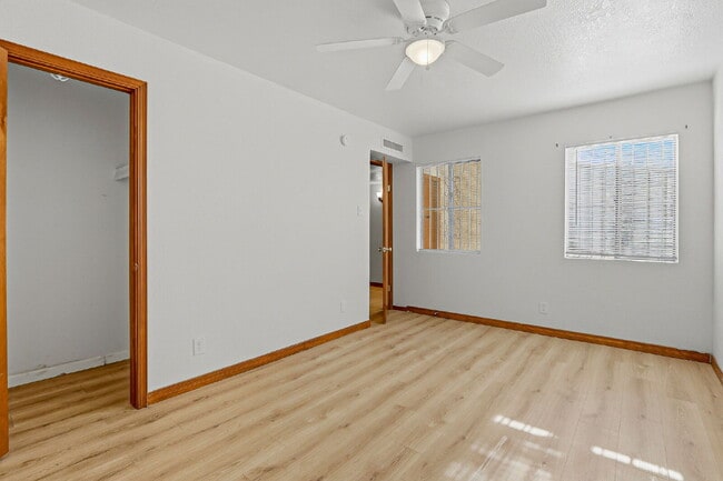 Building Photo - "Charming 3-Bedroom Retreat with 2 Full Baths