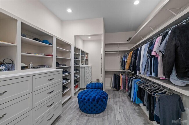 Building Photo - 24 Cornell Ave