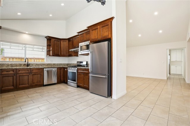 Building Photo - 17581 Webster Ave