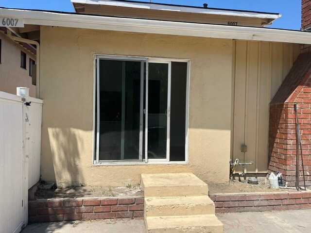 Building Photo - 6007 Cahuenga Blvd