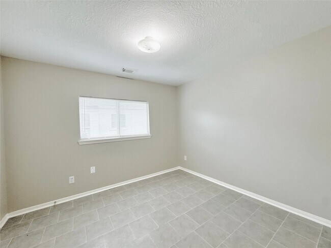 Building Photo - 2506 Teal Run Pl Dr