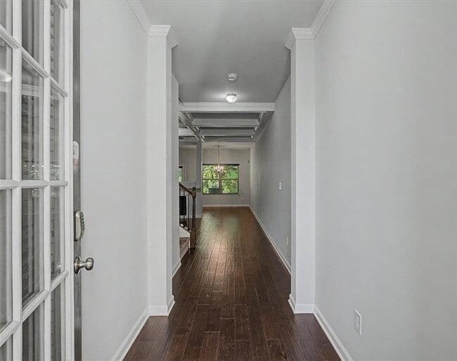 Building Photo - 1305 Chase Ln