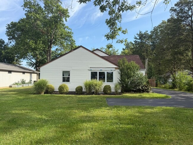 Building Photo - 7149 Stellhorn Rd