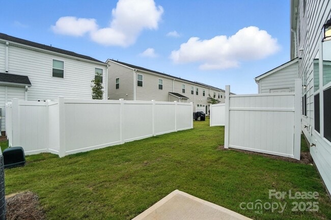 Building Photo - 1741 Braemar Vlg Dr