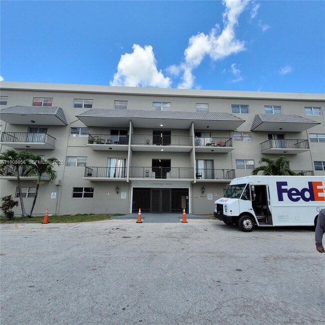 Building Photo - 5100 SW 41st St